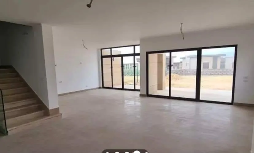 Standalone villas 6 bedrooms for sale in Swan Lake North Coast