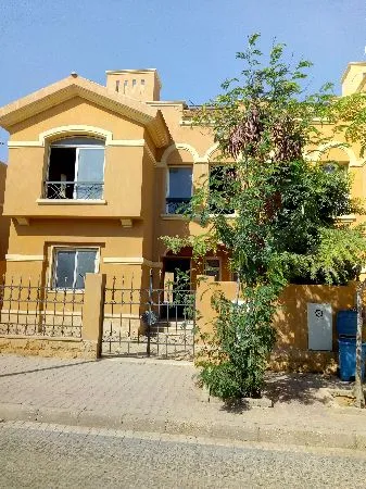 villas for sale in a compound with residential density Dyar Park