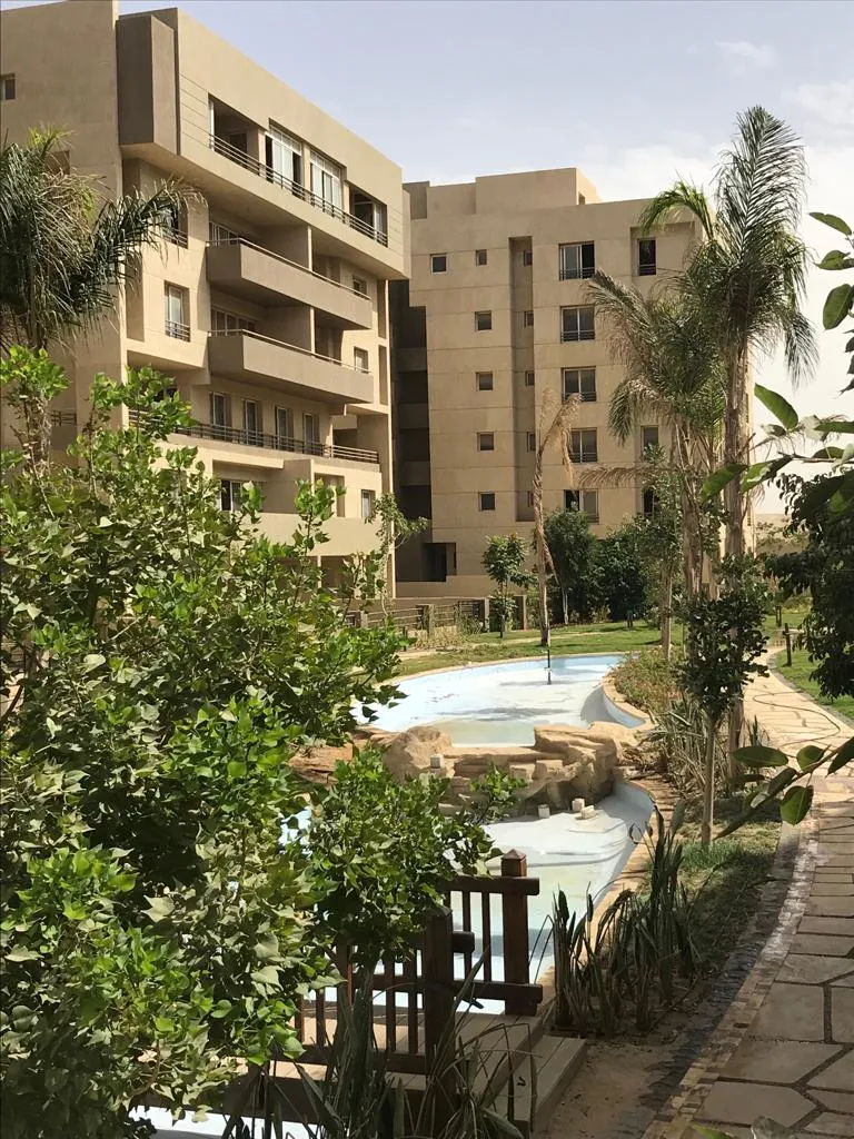 للايجار في سكوير: توين هاوس 4 غرف سوبر لوكس بالمطبخ والتكييفات 