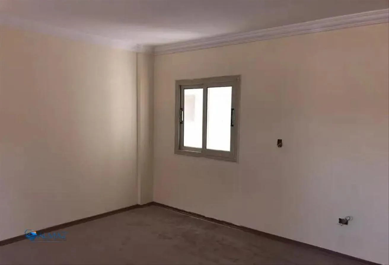 Sale in Suez Road: Apartment for sale in Fifth Settlement