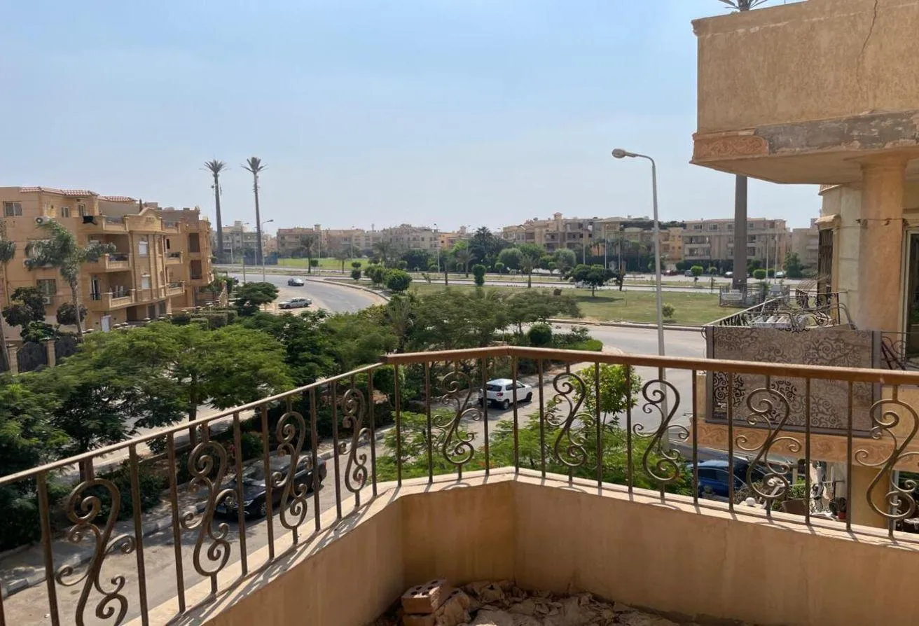 Sale in El Banafseg: شقه مميزه للبيع في فيلات البنفسج التجمع الخامس