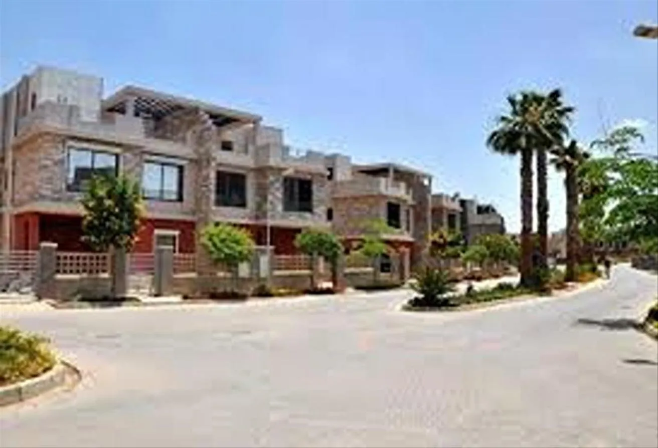 Sale in Al Reem Residence: Townhouse for sale in Al Reem Residence, 26th