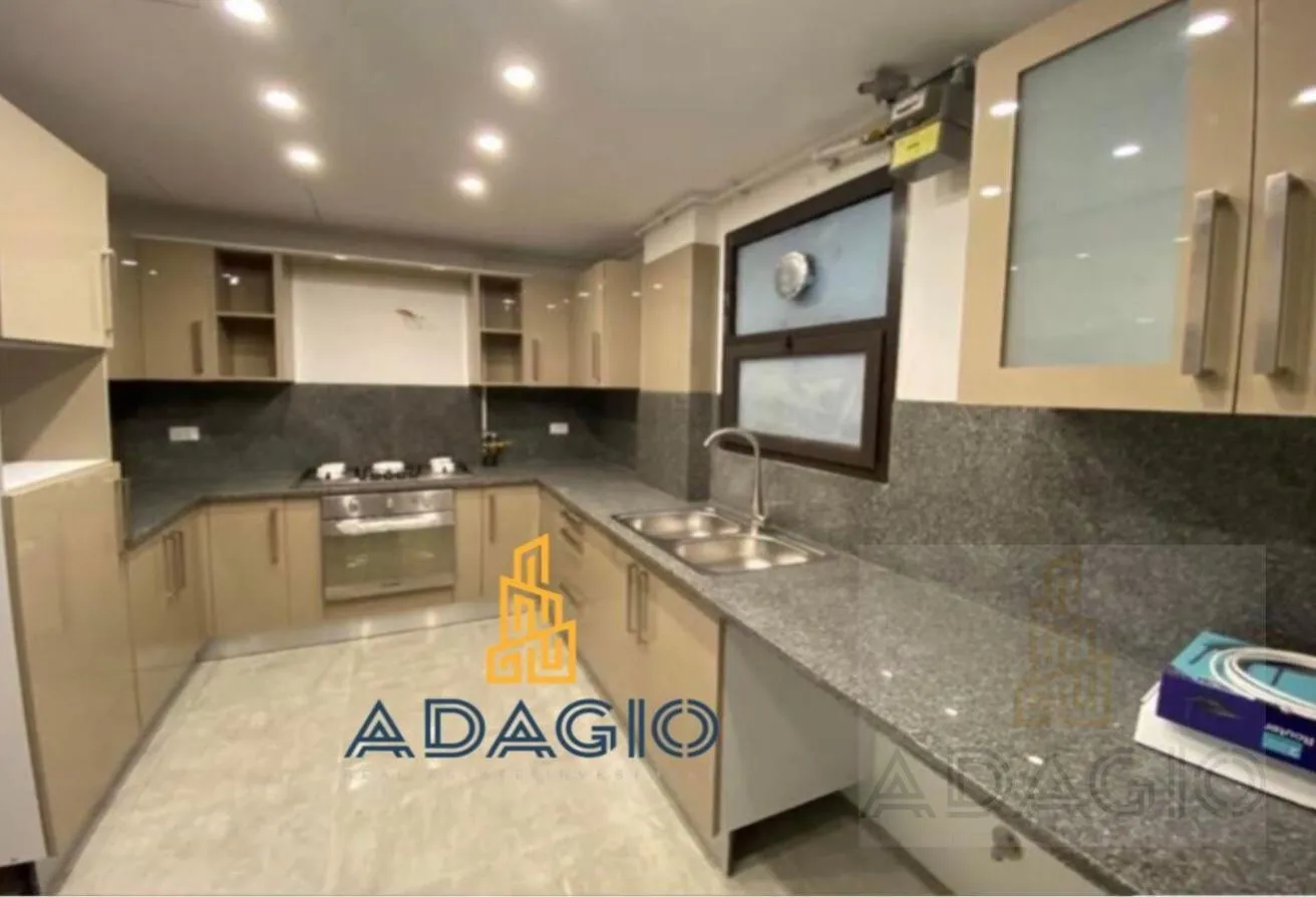 للايجار في سوديك ويست: For rent fully furnished upper duplex in Westowen 