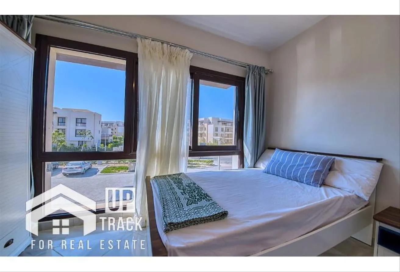 Sale in Marassi: Direct on the lake and golf penthouse for sale