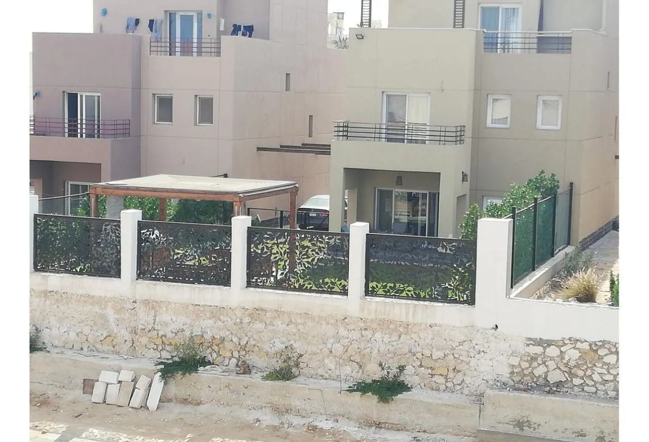 Sale in Green Revolution: توين هاوس للبيع كمبوند LaBrisa في قلب الشيخ زايد