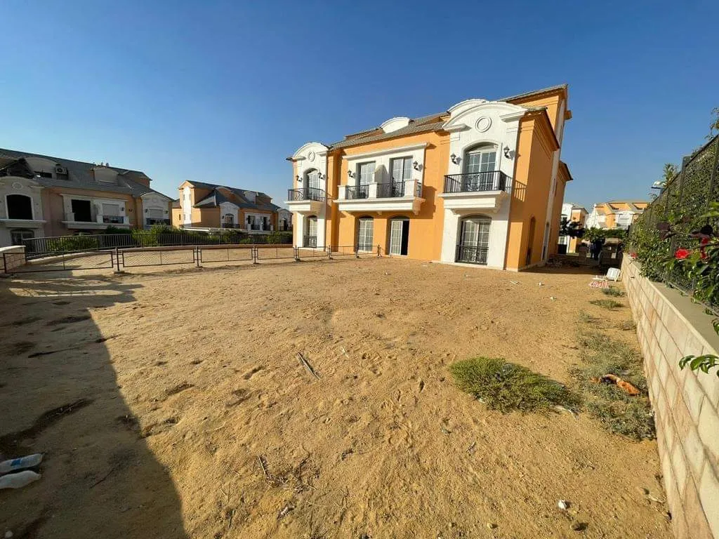 Sale in Layan Residence: فيلا مستقله مميزه للبيع بليان