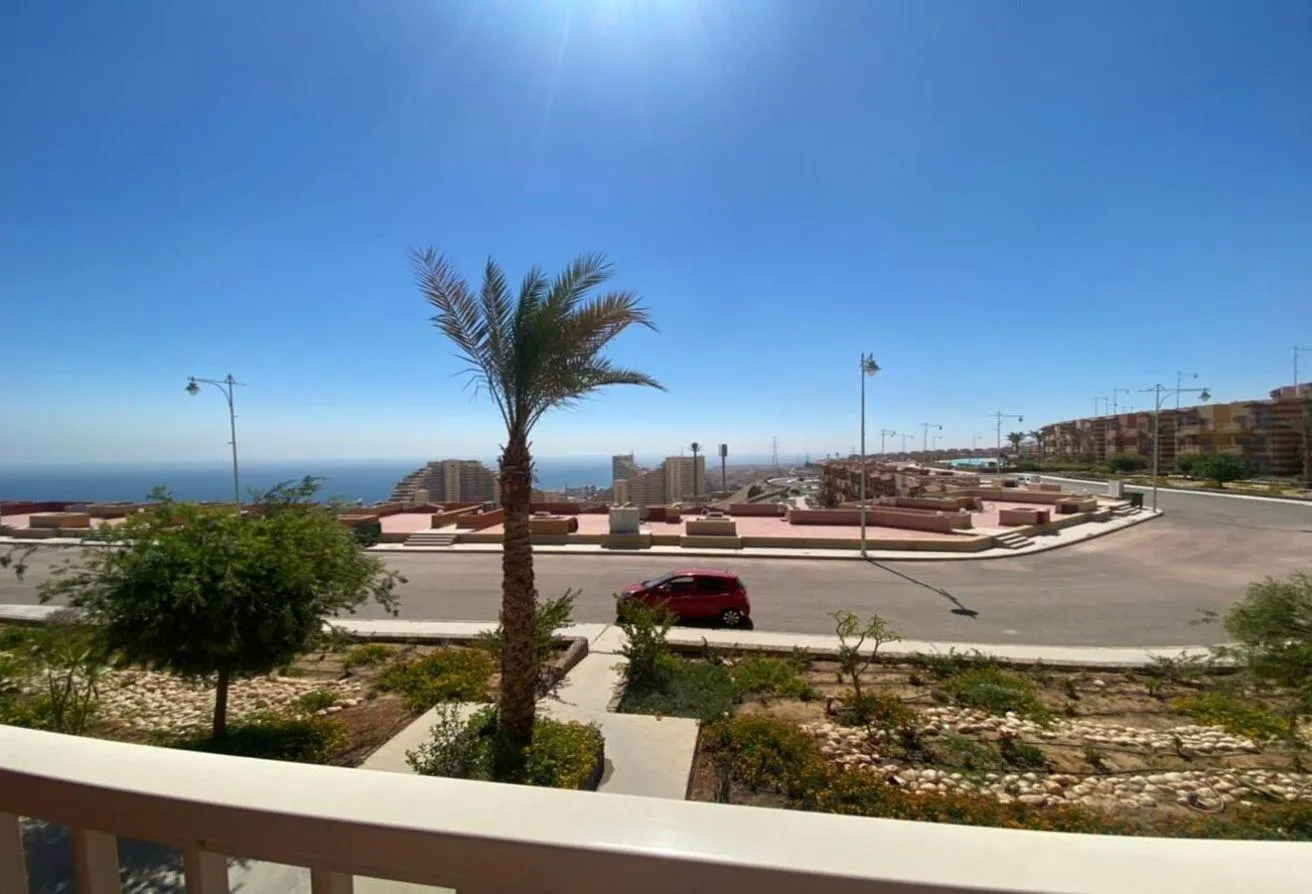 Sale in Porto Sokhna: شاليه للبيع فيو روعة بورتو السخنة الحدائق المعلقة