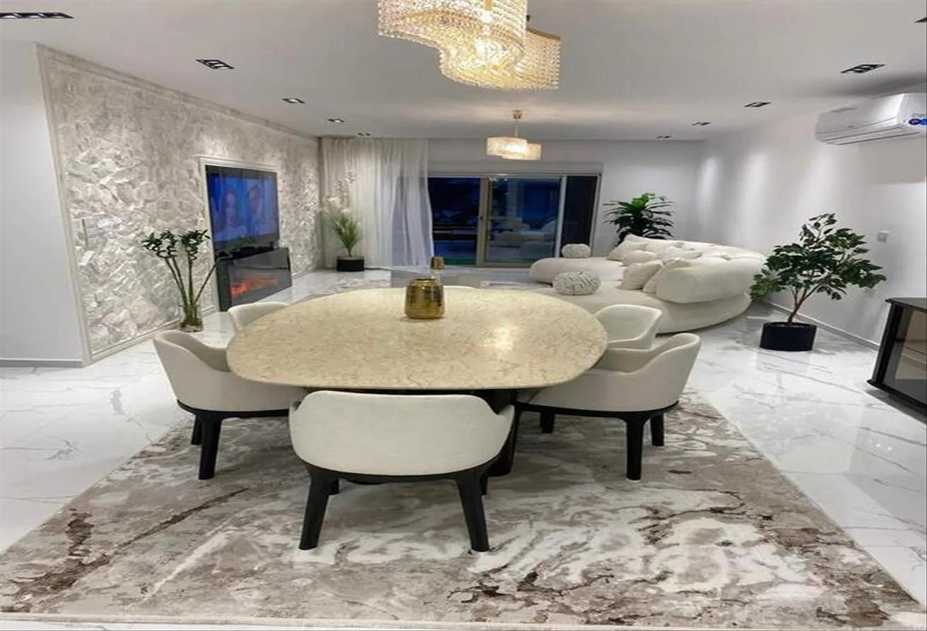 Gallery Image 14