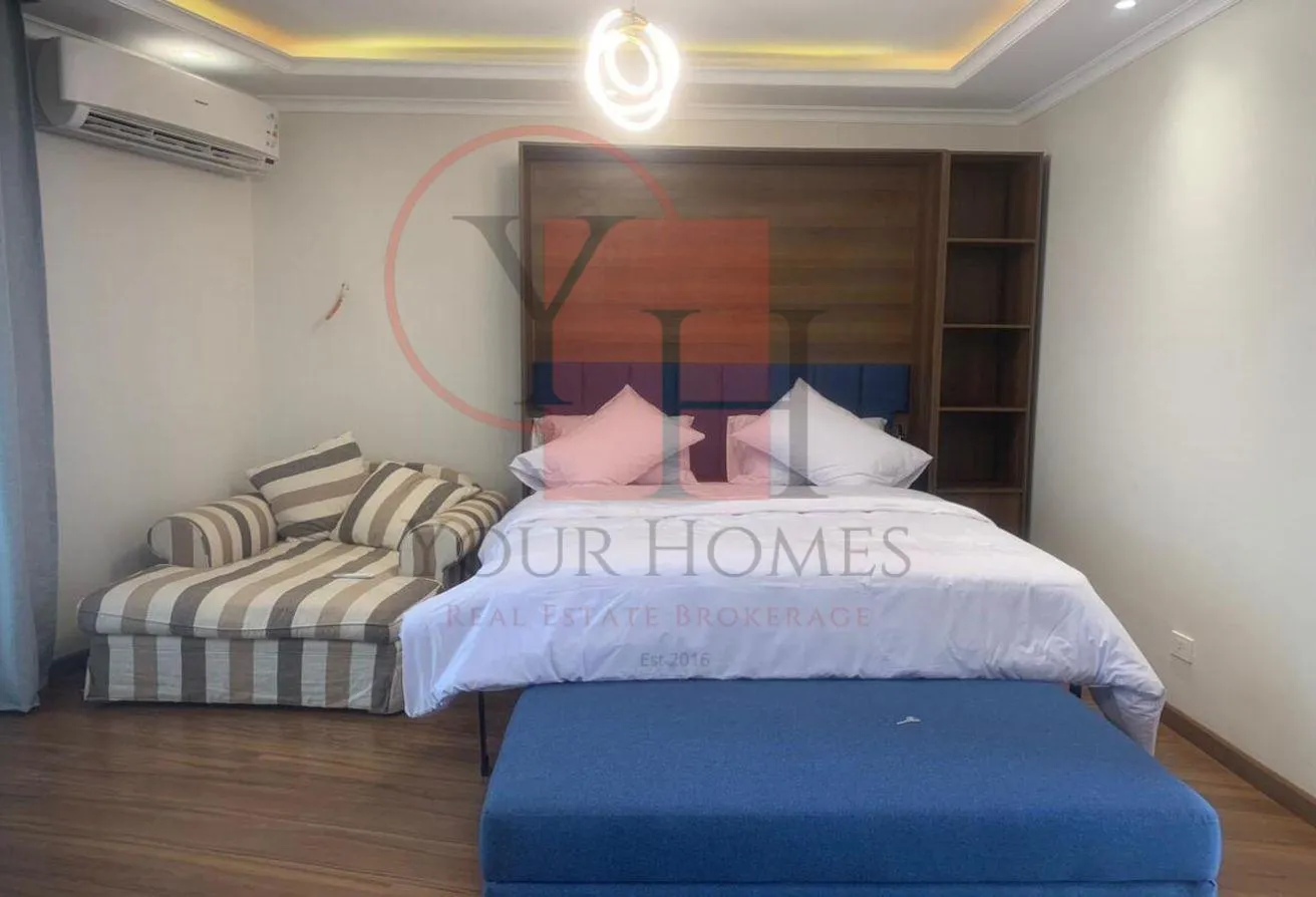 Rent in Six West: Studio for Rent in Beverly Hills, Six West