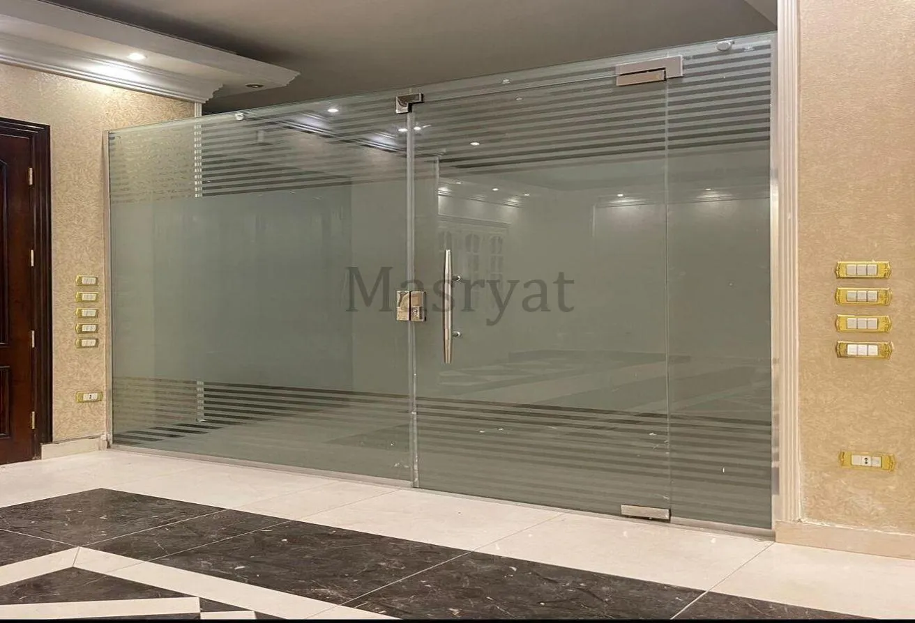 Rent in Downtown: Full floor apartment for rent 350m in the first