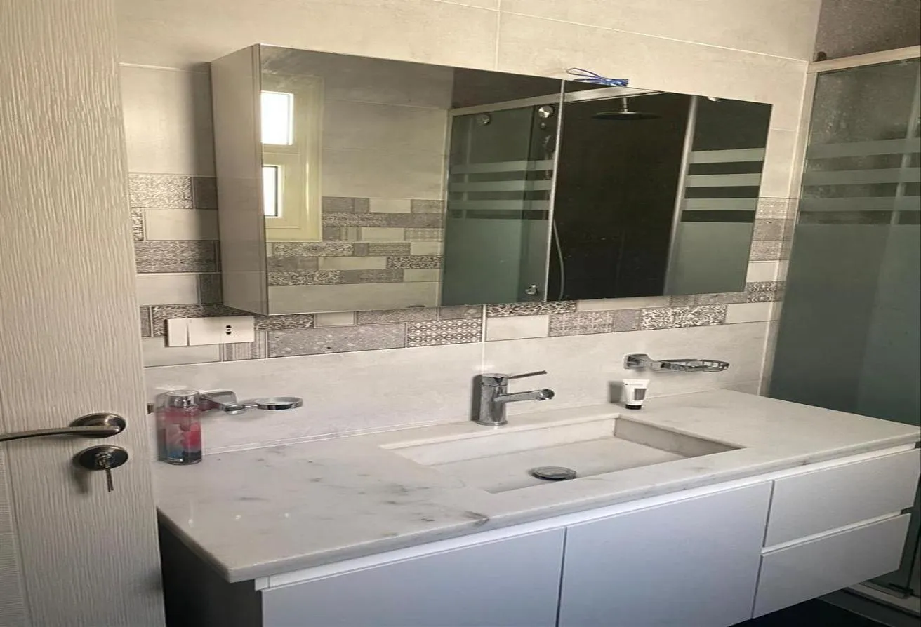 Rent in El Nakheel: شقة مفروشة بالكامل هاي سوبرلوكس بفيلا شيك بالنخيل