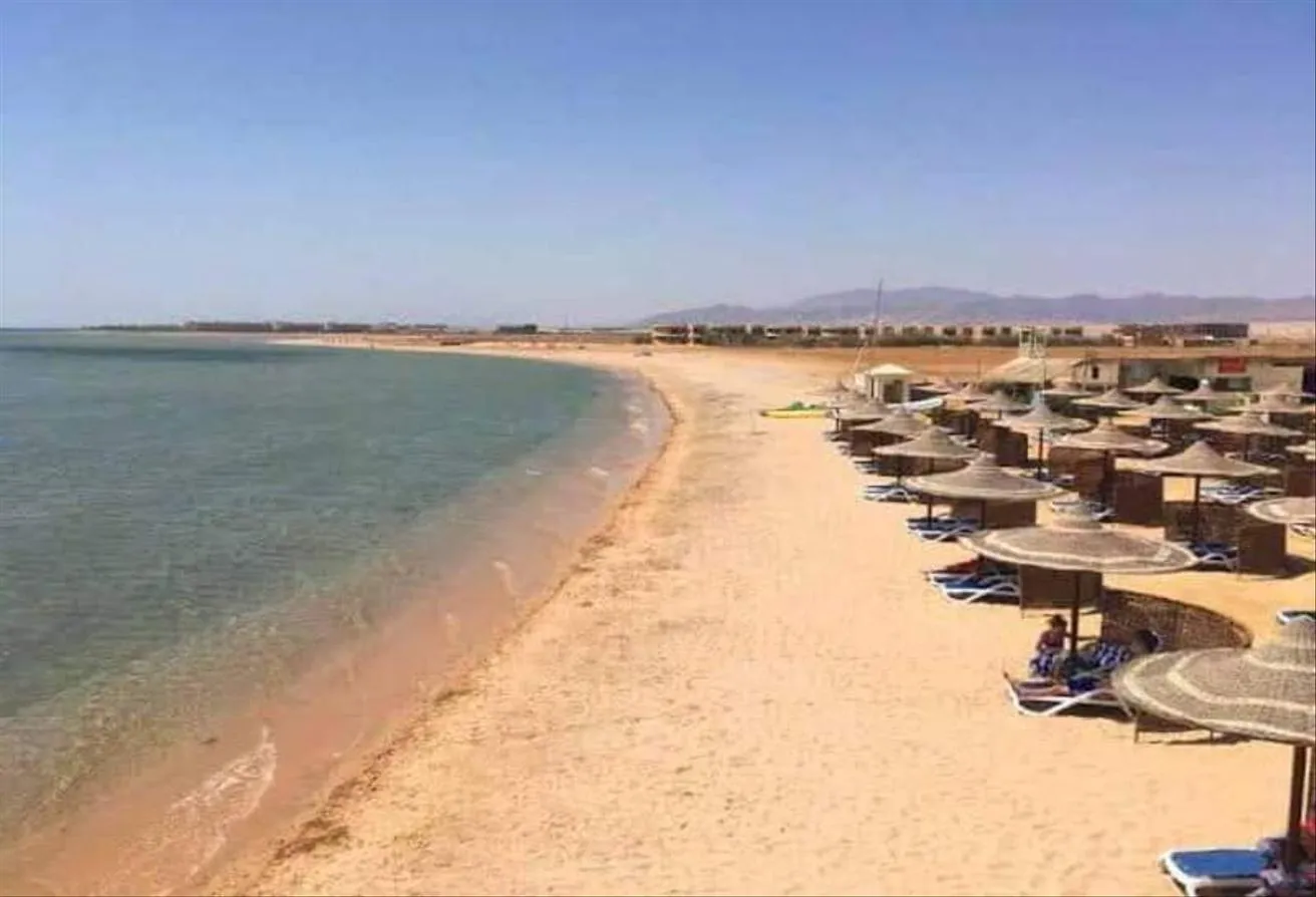 Sale in Soma Bay: 120 sqm ground chalet on the sea, finished, for sale in Soma Bay