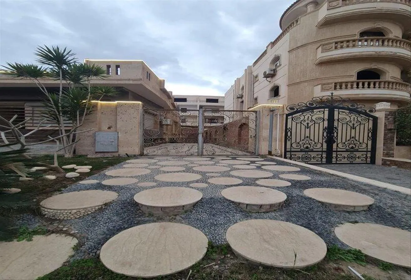 Sale in El Banafseg 2: Villa for sale in Banafseg, 2 fully furnished