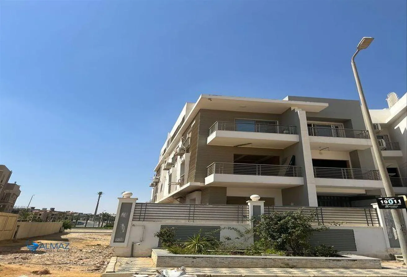 Sale in Tamr Hena: Duplex for sale in Tamr Henna Compound in Fifth Se