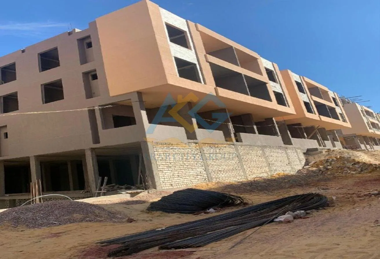 Sale in North Coast Resorts: شاليه بقلب الساحل الشمالي بمقدم  241,500 الف