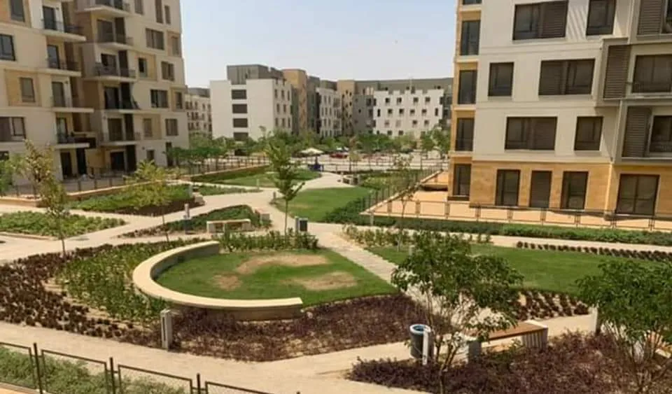 شقة للبيع في ايست تاون القاهرة الجديدة من سوديك