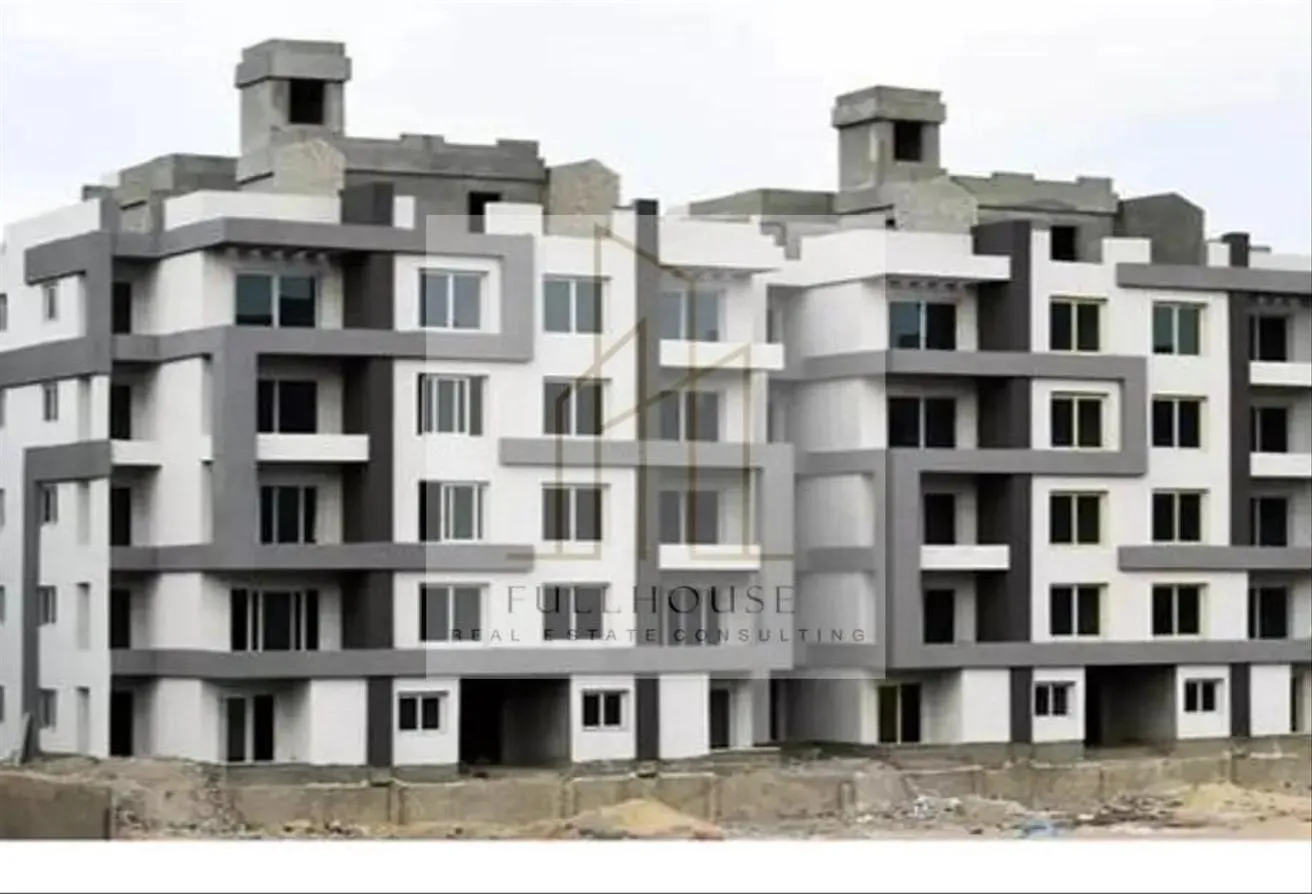 Sale in Cairo University Compound: Resale Apartment 190m+190mroof in Cairo University