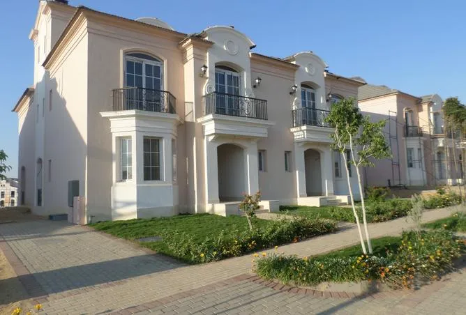 Twin Houses 3 bedrooms for sale in Layan Residence New Cairo