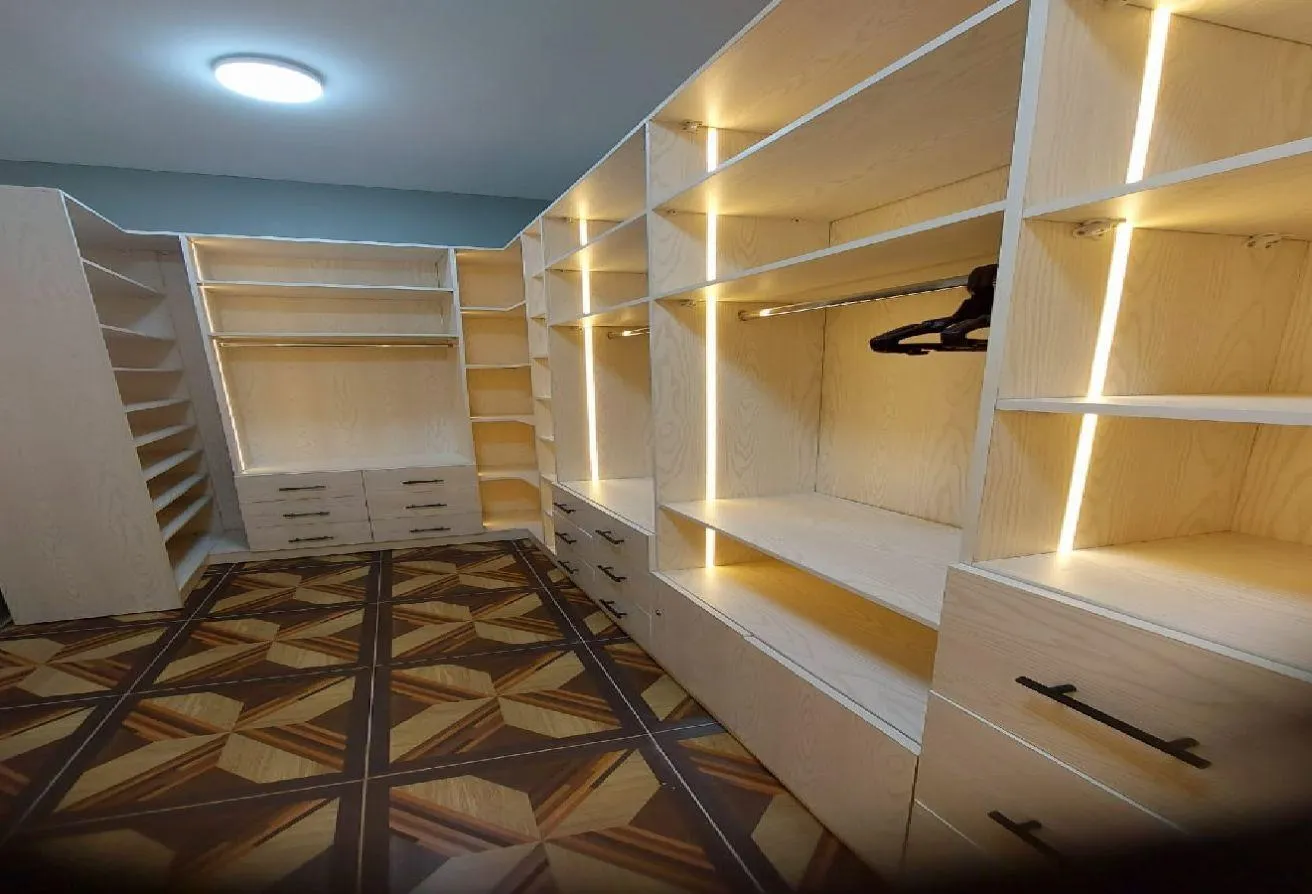 Rent in Zizinia Family Housing: شقه مفروشه للايجار فرش فندقي اول استخدام زيزينيا ع