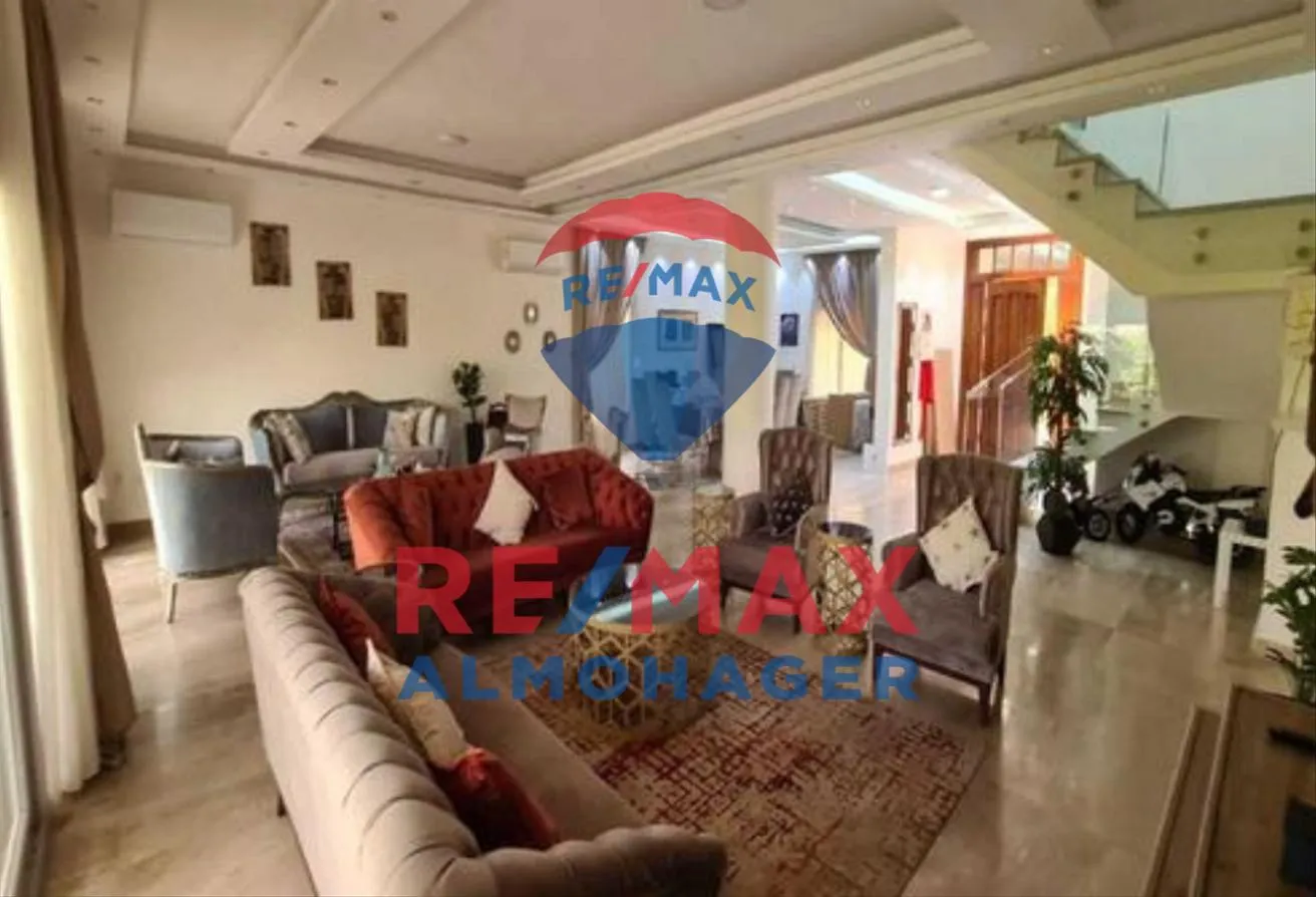 Rent in Al  Rabwa: Elegantly Villa For Rent With Pool - ACs - Rabwa