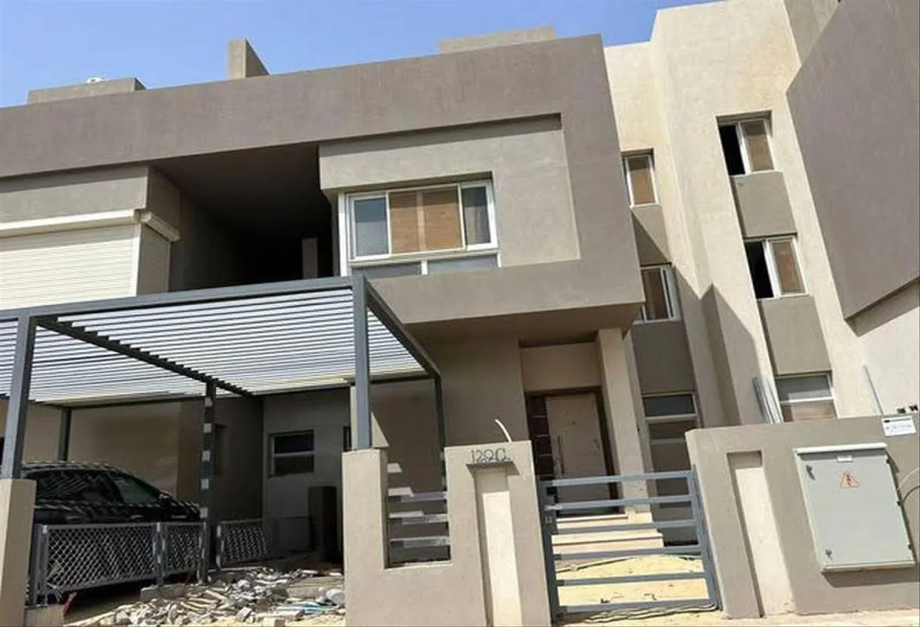 Sale in Etapa: uniqe duplex in heart of zayed installment 8years