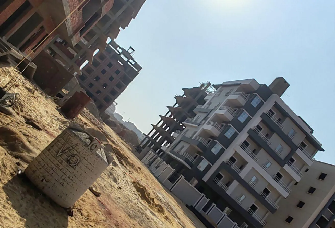 Sale in 9th District: استلم 190م دور رابع مقدم 1,300,000 والباقى 50 شهر
