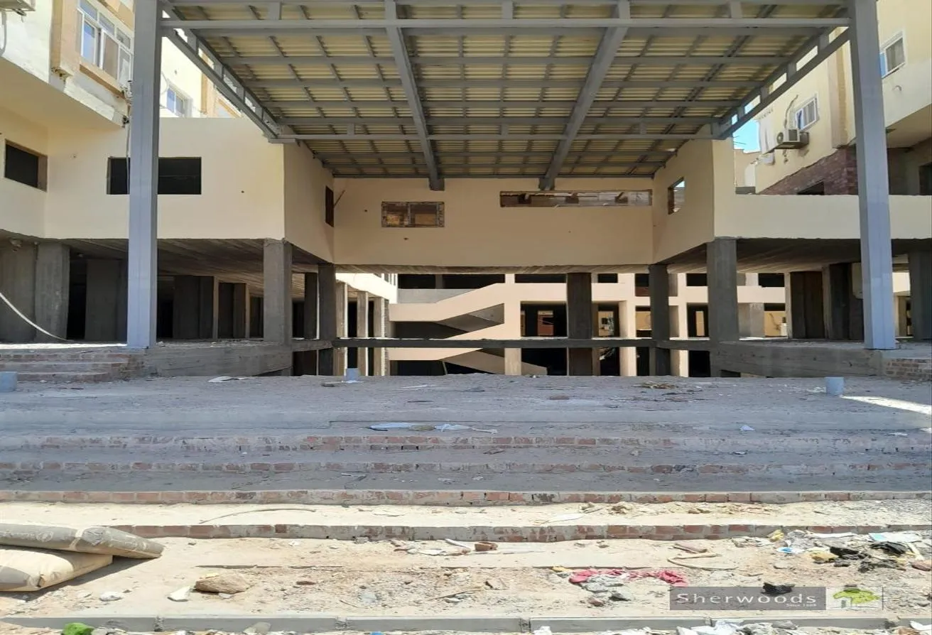 Sale in Hurghada: مبني تجاري 8000 م بشارع الحجاز