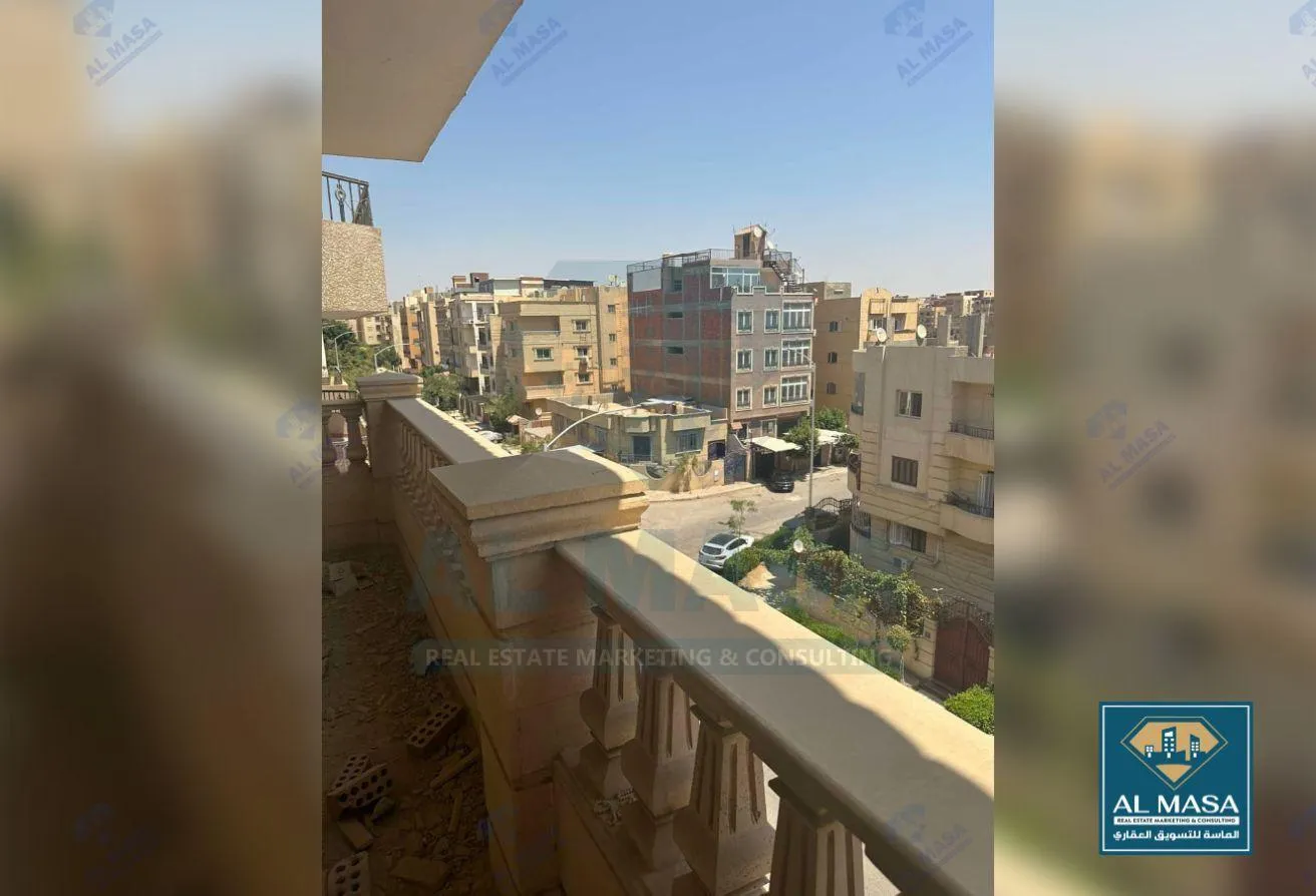 Sale in 5th District: للبيع بيت  بالحي الخامس العقد التاني أكتوبر-ك 1435