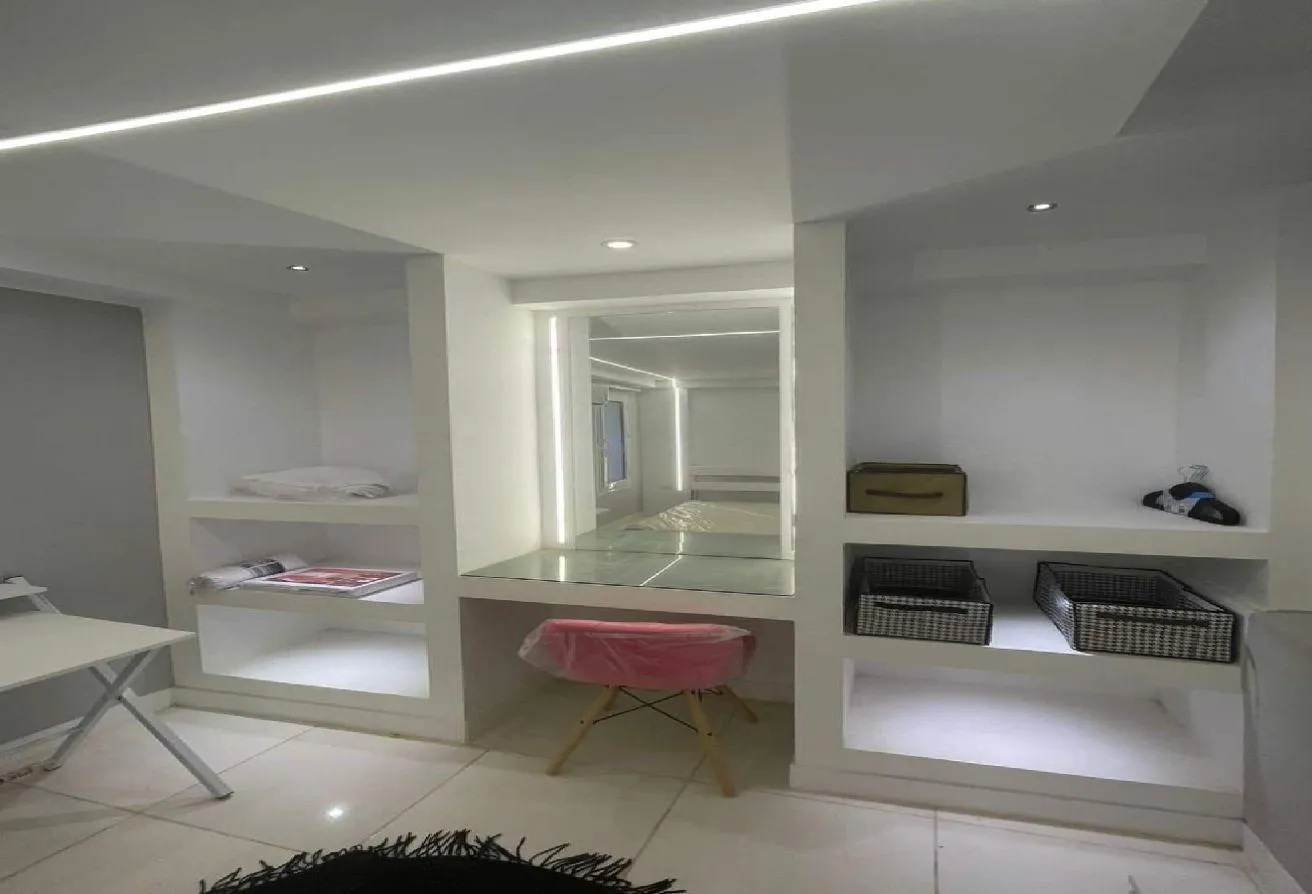 Gallery Image 9