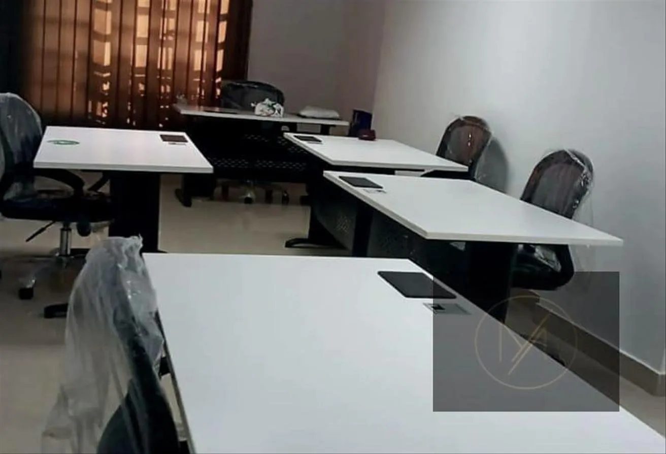 Rent in The 1st Settlement: ايجار غرفة اداريه مجهزة بالتجمع الأول