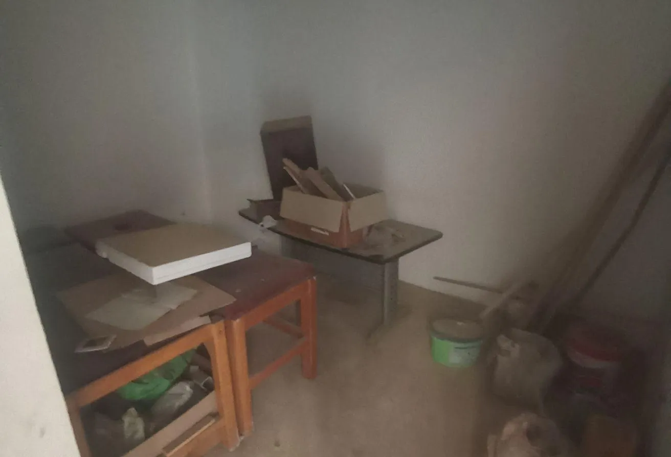 Rent in October School St.: مخزن للايجار في غرب سوميد علي المحور