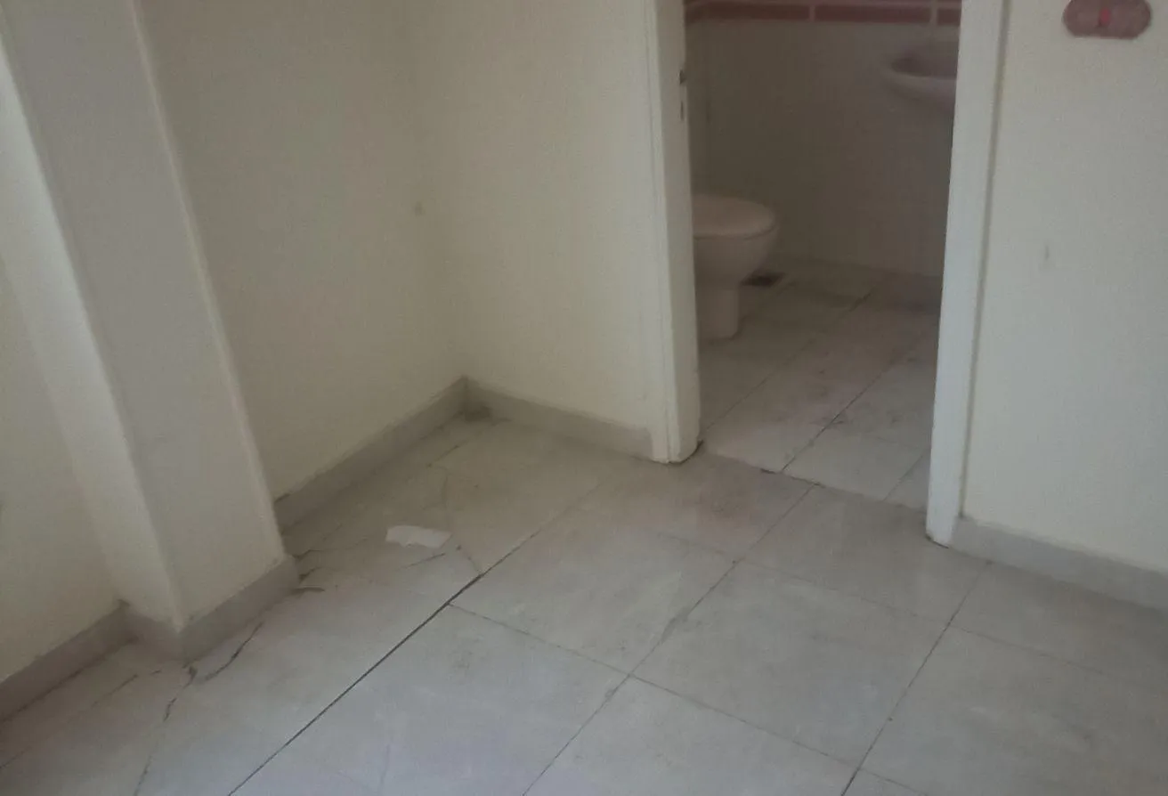 Rent in West Somid: روف للايجار في غرب سوميد