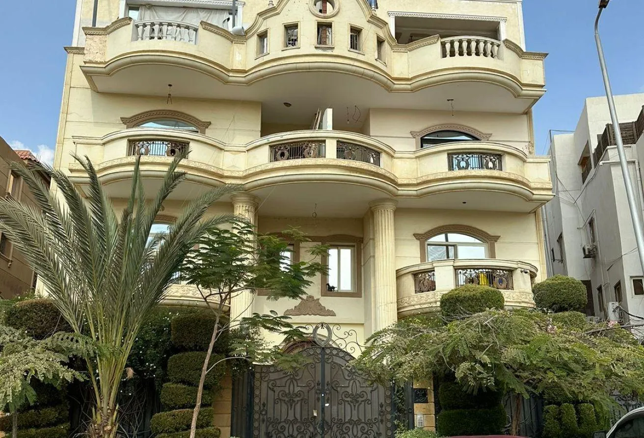 Sale in Al Narges 8: Narges 8 villas Apartment 225 sqm  Third floor  Wi