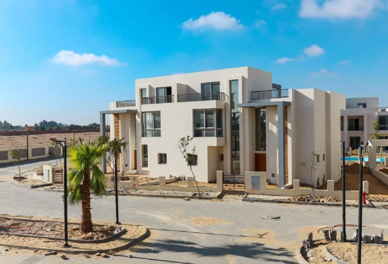 Sale in Green Belt: 260m delivery in 6 months in installment 60 months