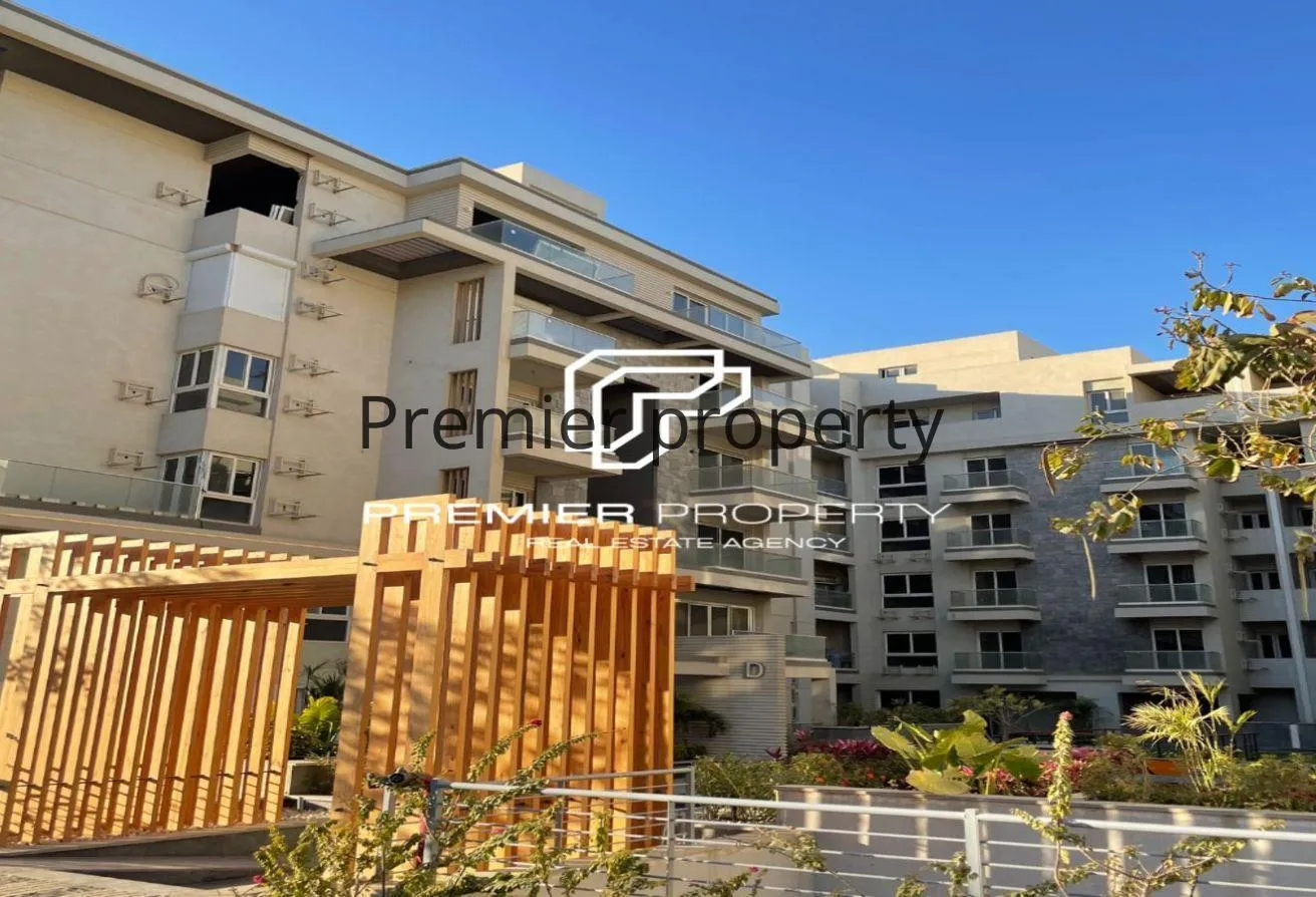 Sale in Mountain View iCity: Ivilla on the lagoon in Mountain View iCity Cairo