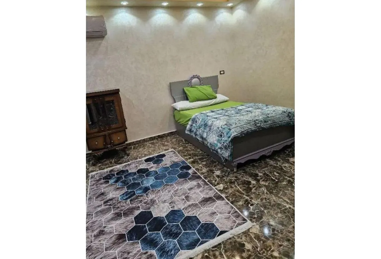 Sale in Gamal Abdel Nasser Axis: محل تجاري  47 متر في Spade plaza في 6اكتوبر