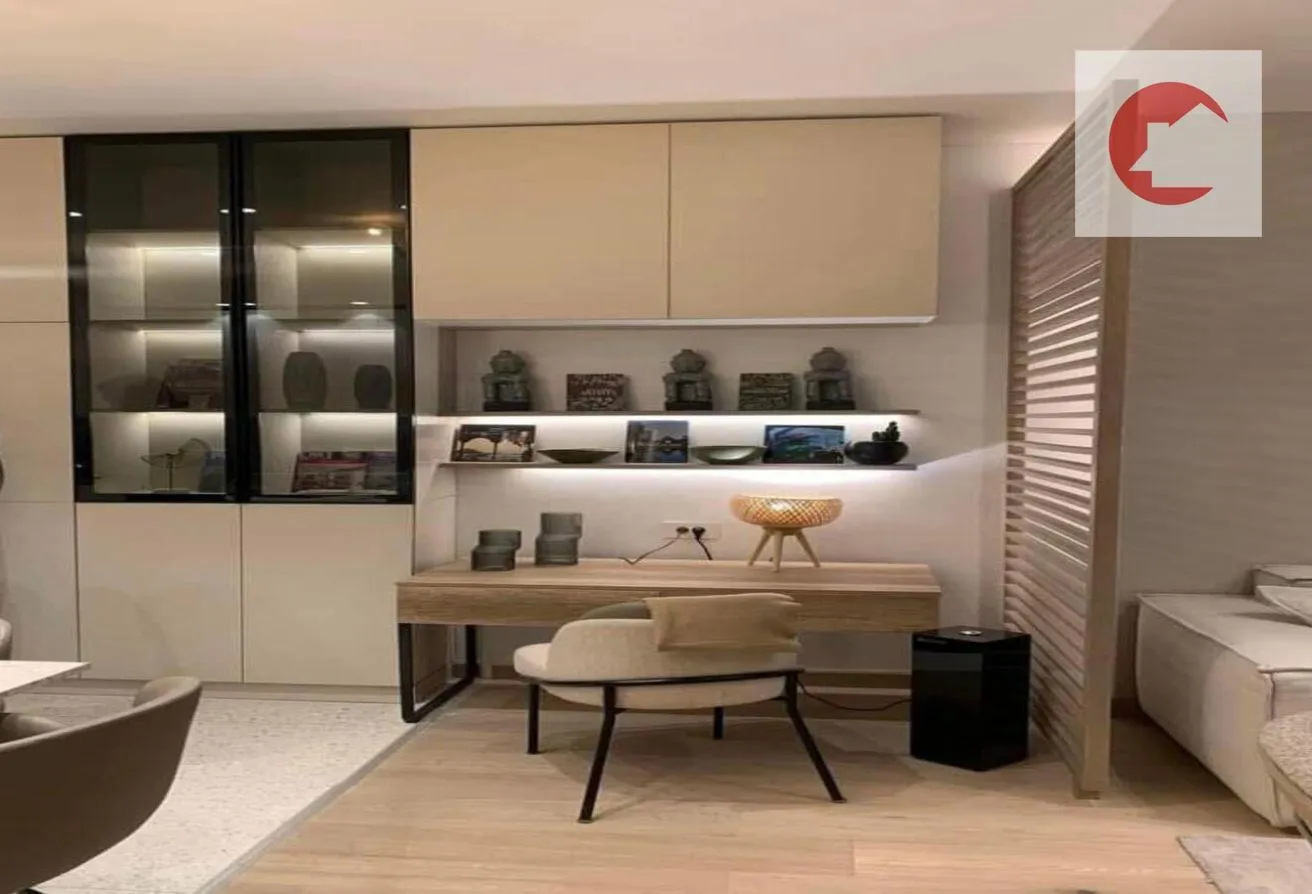 Sale in Forty West: Hotel Apartment with Premium Services - instalment