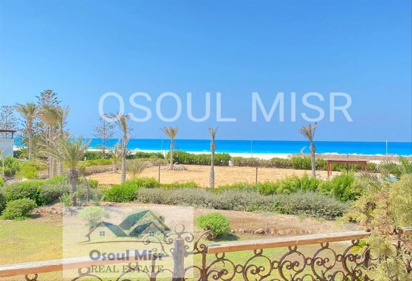 Sale in North Coast Resorts: Villa for sale in Palm Beach North Coast on the se