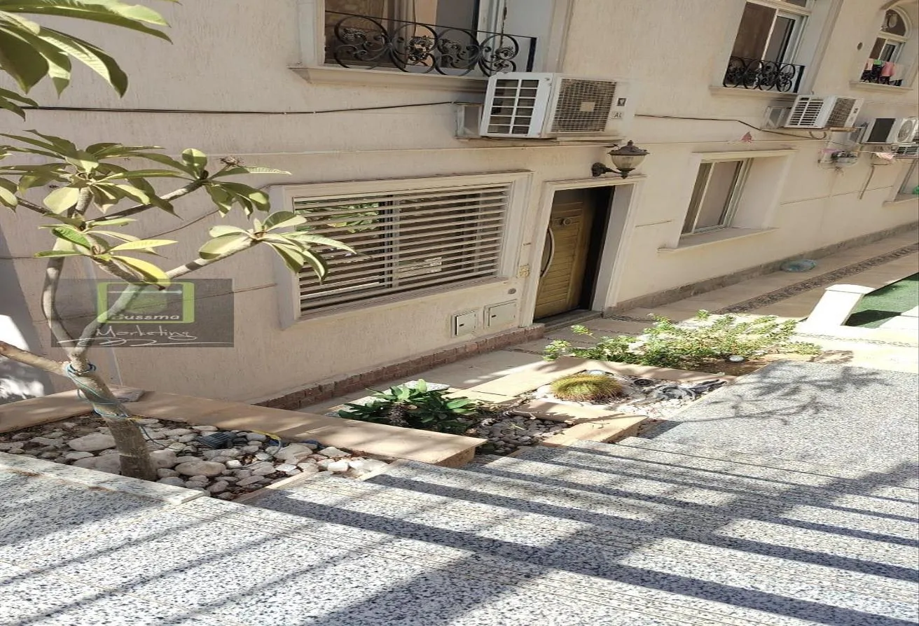 Sale in 8th District: Building for sale in the 8th district, zayed
