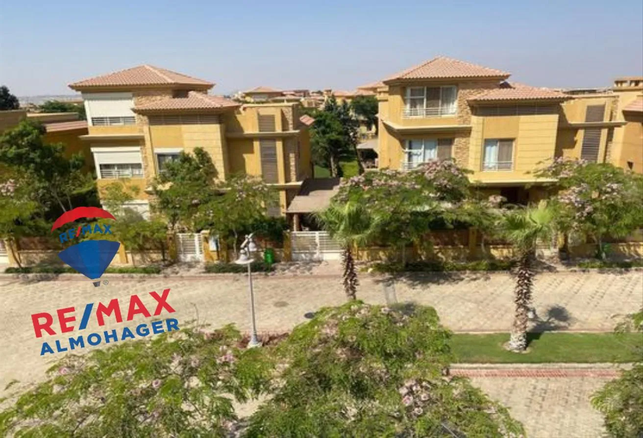 Sale in Jeera: The biggest Twin house in Jeera - Corner Unit