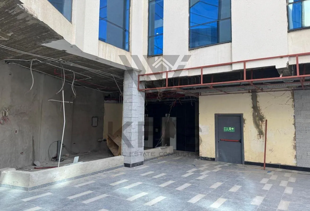 Sale in ELEGANTRY: Medical or administrative unit 46M F.F on Main St.