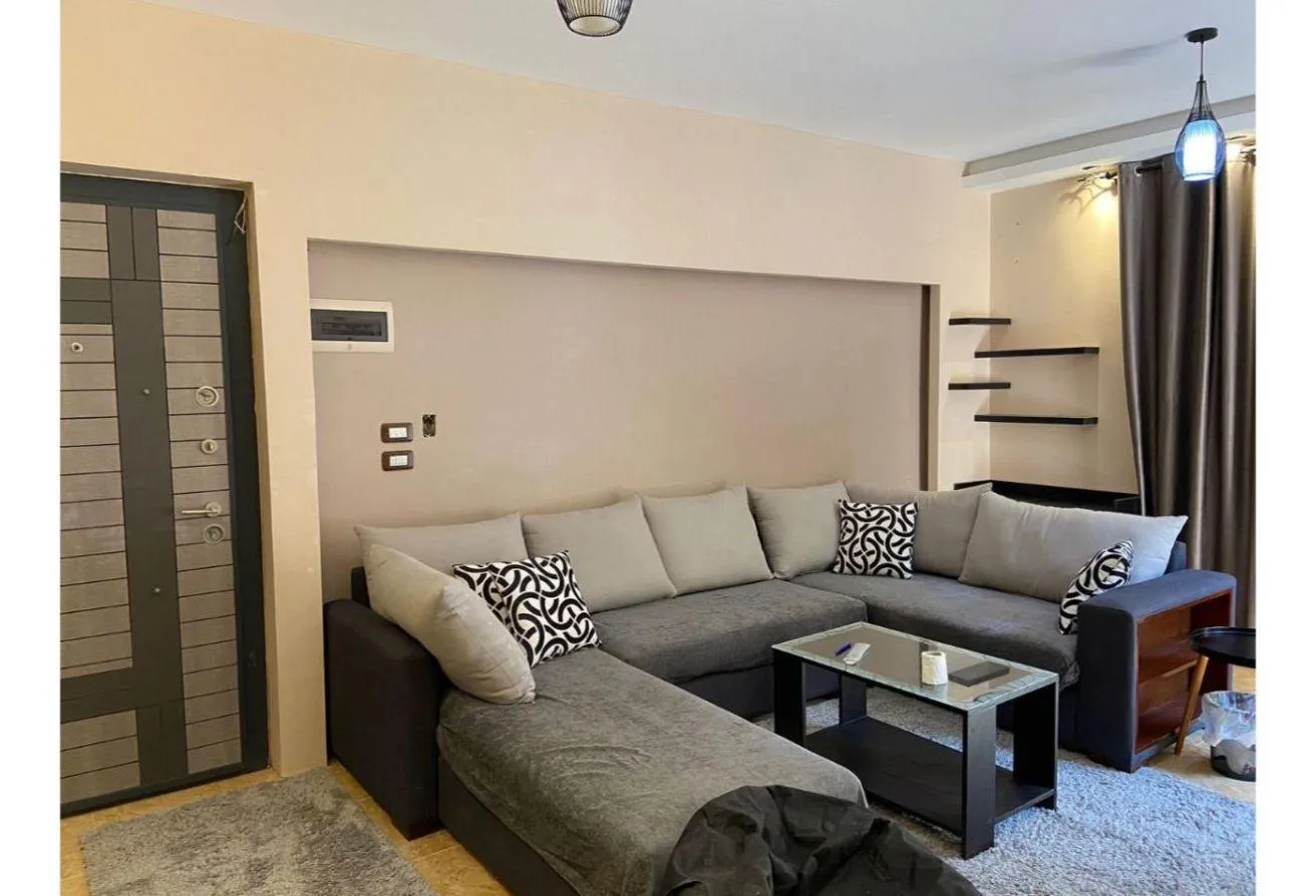 Rent in Italian Square: شقه ايجار مفروش كمبوند الحي الايطالي