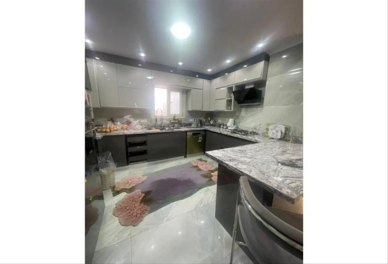 Sale in Green Residence 2: Get  Penthouse 130m roof near Al Ahly inst.