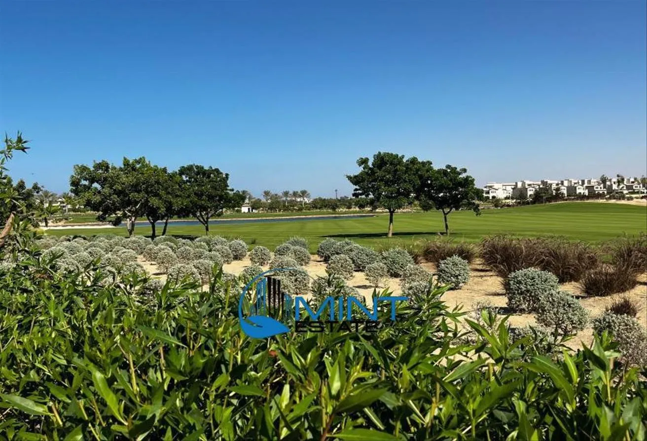 Sale in Marassi: Direct To The Golf  Villa For Sale In Marassi