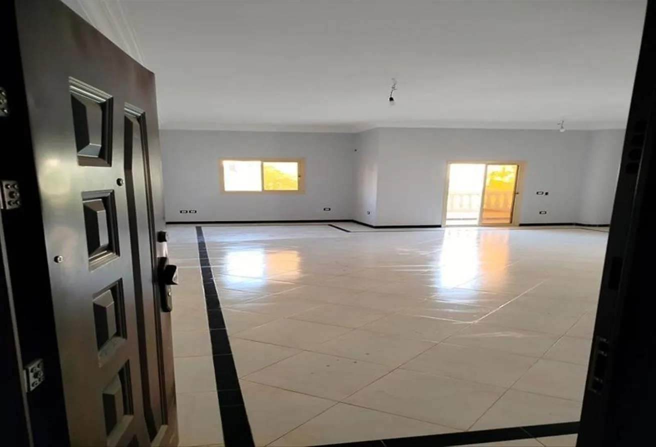 Sale in Fatma Al Sharbatly Mosque: Apartment for sale Super luxury in the Third Settl