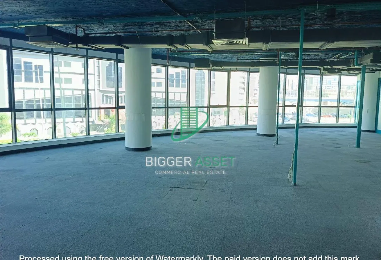 Rent in North Teseen St.: Administrative Building |1500Sqm| DownTown