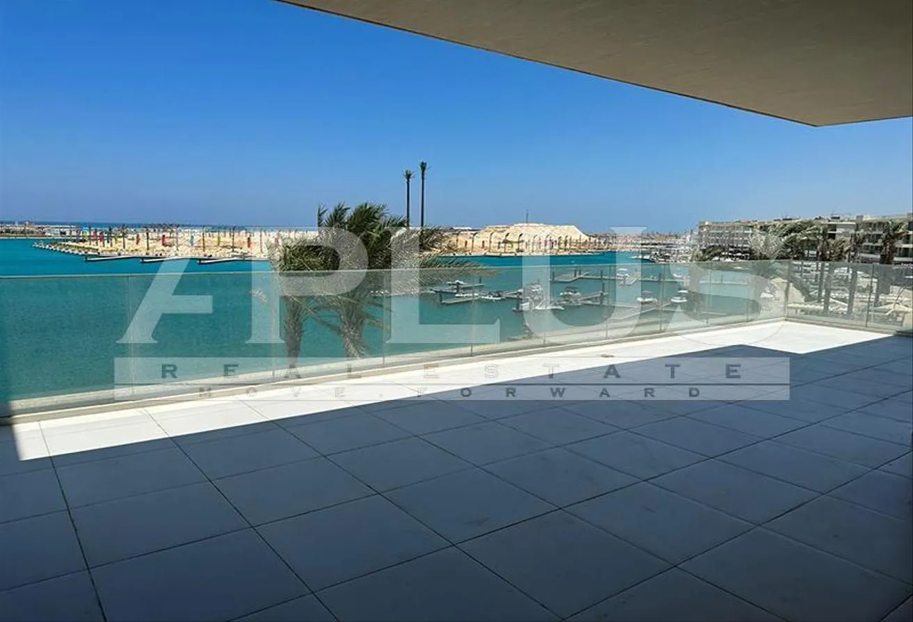 Sale in Marassi: Chalet 3 Br Direct Marine North Prime Location