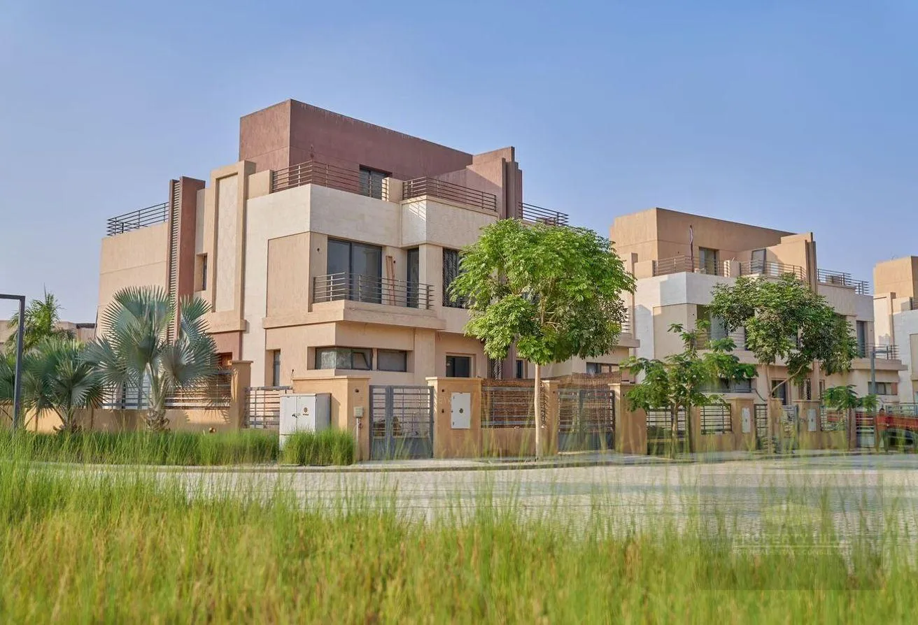 Sale in Green 3: Move in now to a 320m villa in Old Sheikh Zayed