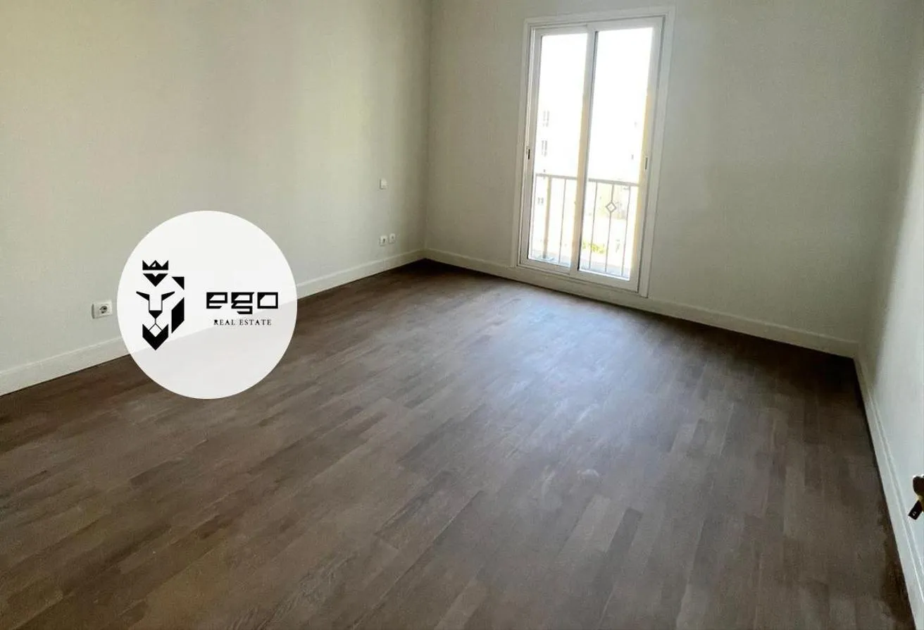 Rent in Mivida: Modern villa with swimming pool for rent in Mivida