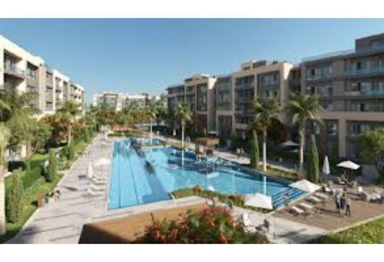 Sale in Azad: Luxury apartment in Azad Compound